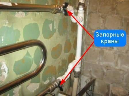 Установка полотенцесушителя в ванной: замена и подключение нового