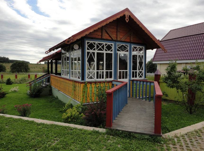 Беседки в садовом дизайне: маленький домик для отдыха на даче (35 фото)