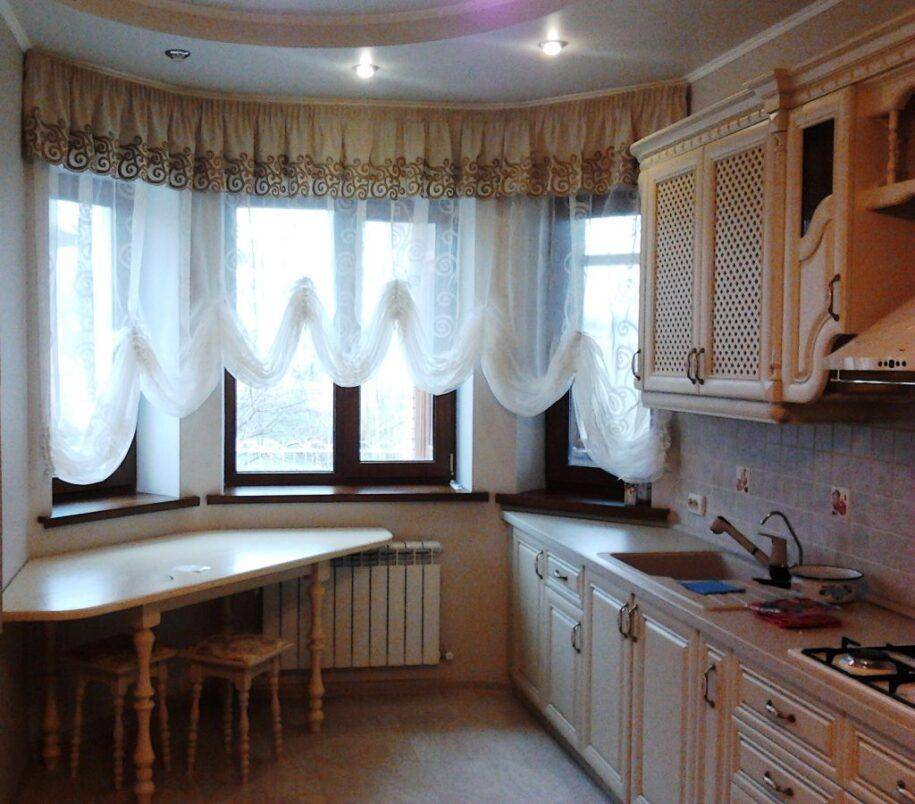 Короткие шторы в спальню до подоконника как сшить: модели для спальни и кухни